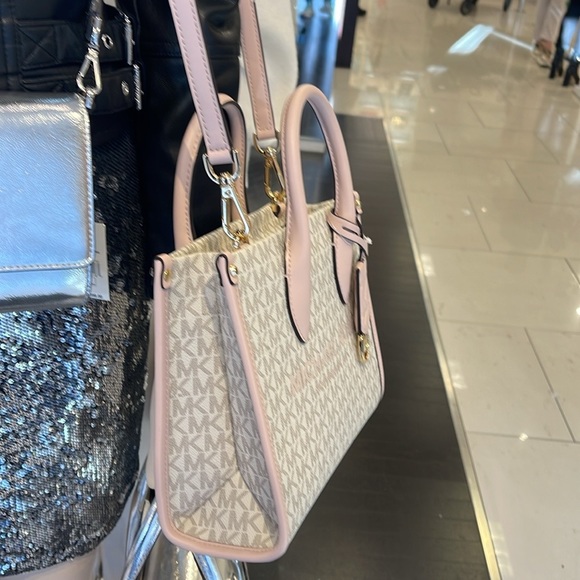Michael Kors Mirella Small Shopper Top Zip Crossbody BagPowder Blush Logo MK
NWT - Picture 4 of 16